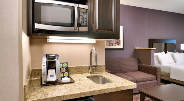 Четырёхместный люкс Holiday Inn Express Hotel & Suites Billings by IHG