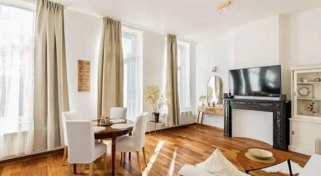 Апартаменты Luxueux appart proche de gare du Midi, à côté du Centre Ville