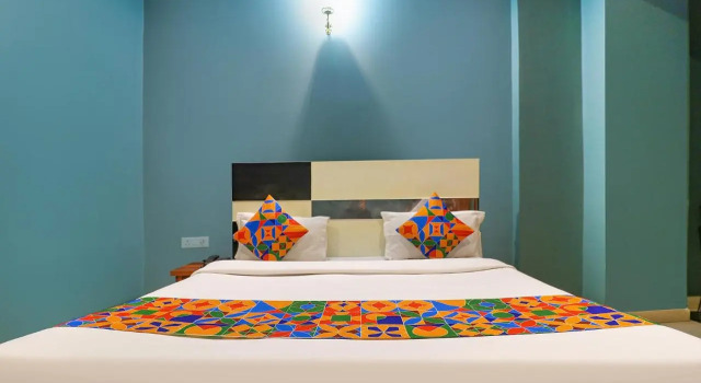 Fabhotel Maxx Inn