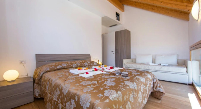 Paradiso del Lago M1, Buchen Sie Hotel Hotels in Lecco mit Pool, Schwimmbad