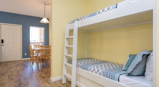Charming Family Condo Sleeps 6 Next to Beach!, Rezerwuj Hotel Hotele i noclegi w Padre Island, Hotel
