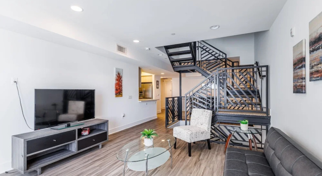 Номер Standard с 2 комнатами с балконом Heaven on Hollywood Boulevard Furnished Apartments