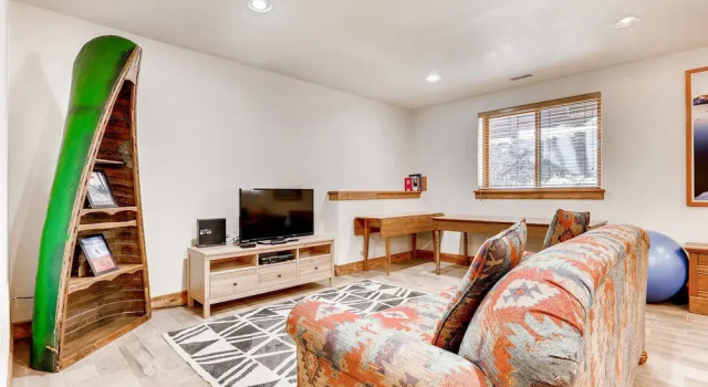 Water Dance Townhouse Unit B 4 Bedrooms 3.5 Bathrooms Townhouse