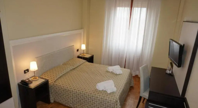 Четырёхместный номер Standard Hotel Astoria