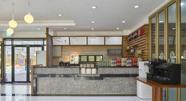 Shin Shin Hotel Jeju City, Забронировать Отель Jeju City Чеджу, рядом с Храм Хынрёнса