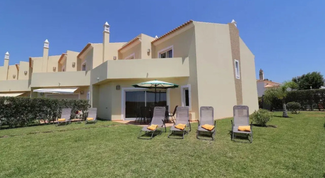 Коттедж 3-bed Townhouse With Pool in Albufeira Balaia