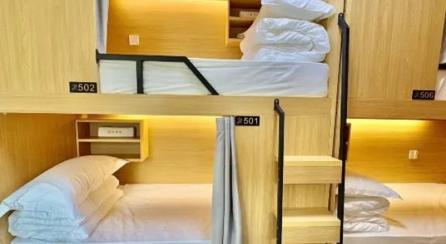 Кровать в общем номере (мужской номер) Manbu Hostel