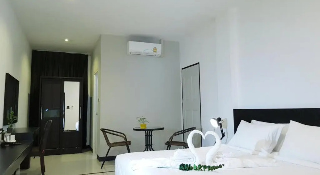 Семейный номер Standard с балконом Azz Hotel