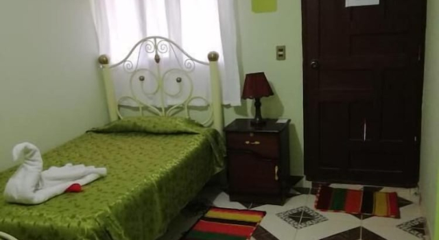 Двухместный номер Economy с балконом Hotel Aguilar