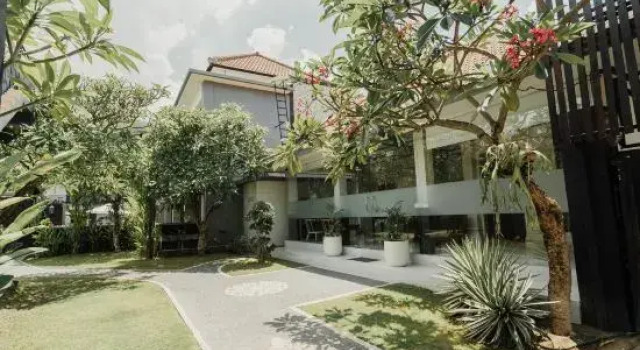 You Suite Seminyak
