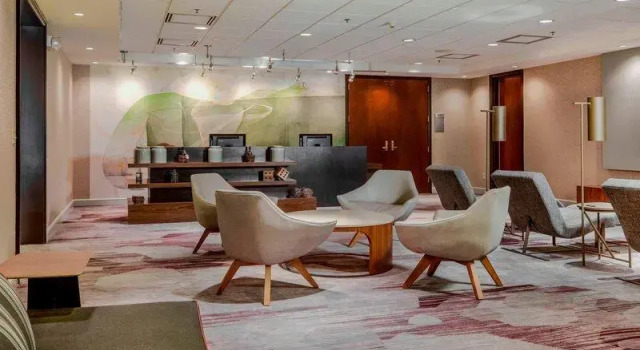 Кровать в общем номере Courtyard by Marriot Cranbury South Brunswick