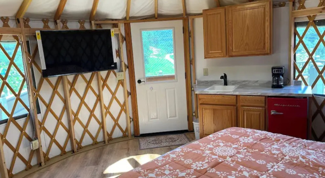 Тент Mountain Aire Cottages, Inn & Glamping