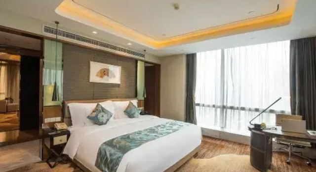 Номер Deluxe Ramada Plaza Liuzhou Liudong