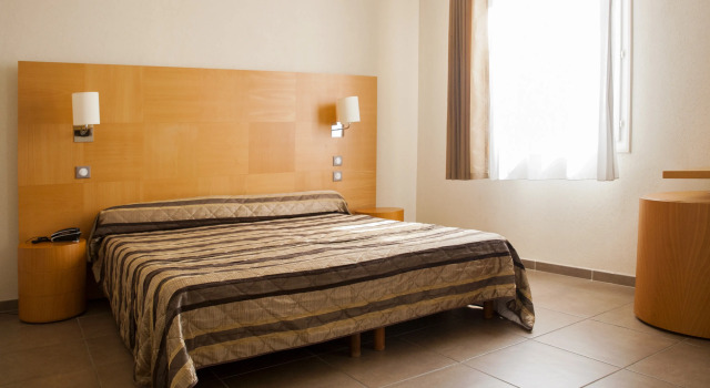 Splendid Hôtel, Book Hotel LʼÎle-Rousse Balagne
