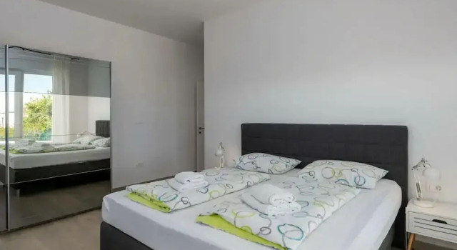 Sandi Comfortable Holiday Residence, Забронировать Отель Пула Pula Riviera, рядом с Пляж База