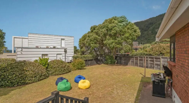 Pauanui Perfection - Pauanui Holiday Home, Rezerwuj Hotel Hotele w Auckland Region z parkingiem, Parking
