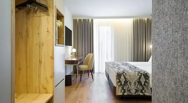 Номер Standard Acta The Avenue