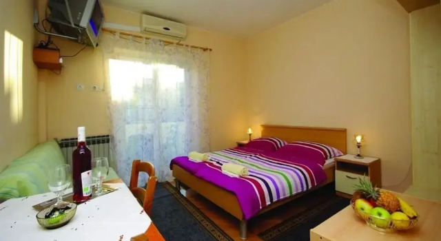 Ljuba - 130 Meter From sea - SA6
