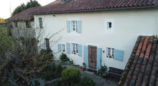 La Maison Des Fleurs, Prenota Hotel Montembœuf Charente