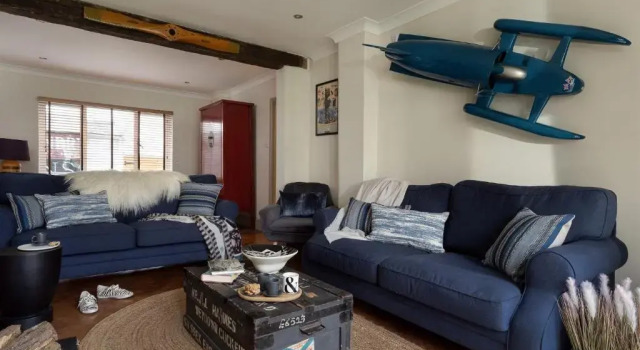 Коттедж Quay House - Waterside Eclectic Style Character Home