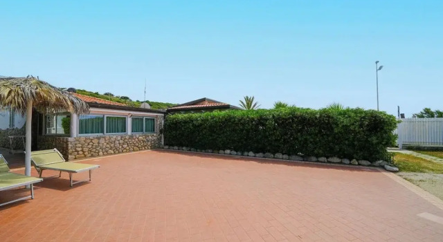 Коттедж c 1 комнатой с видом на море Marinella Beach Apartments