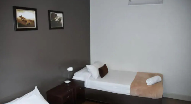 The Royal Hotel, Prenota Hotel Gympie 
