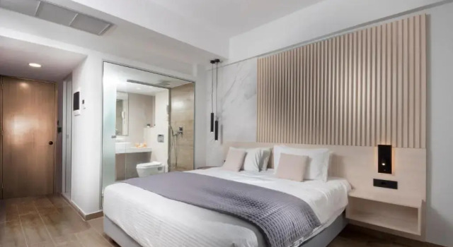 Трёхместный номер Deluxe Athena Hotel