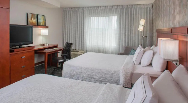 Четырёхместный номер Standard Courtyard by Marriott Nashville Goodlettsville