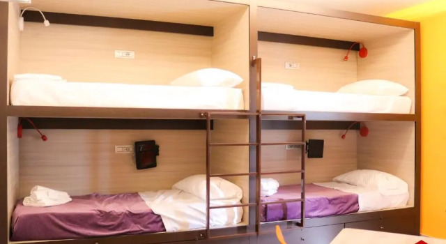 Vulkan Capsule Hostel