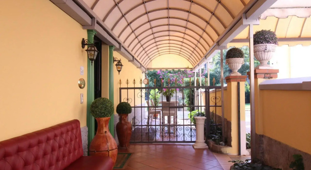 Charly Hotel