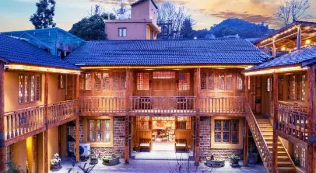 Anlong Jiuzhan Inn, Varaa Hotelli Qianxinan Kiina