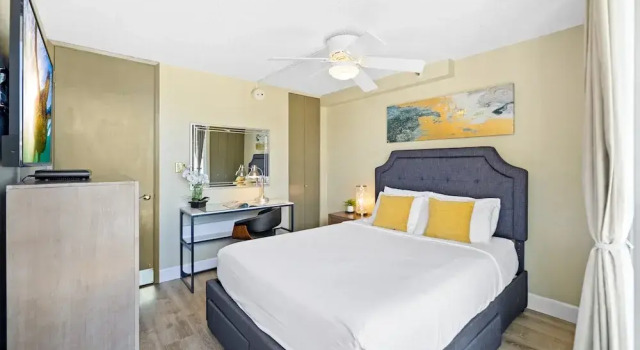 Апартаменты c 1 комнатой с балконом и с частичным видом на море Pacific Monarch - 1 BR - Ocean & City Views