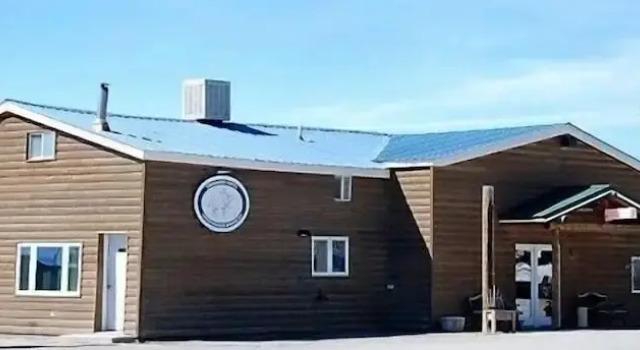 Tenderfoot Cabins & Motel, Buchen Sie Motel Hotels in Montana mit Pool, Schwimmbad
