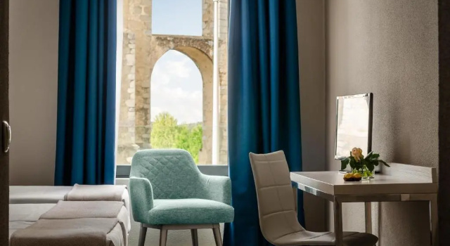 Трёхместный номер Standard Hotel Dom Luis