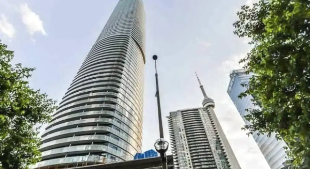 EG Suites - York St Condos 1 near CN Tower offered by Short Term Stays, Забронировать Отель Торонто Greater Toronto Area, рядом с Театр Принцесса Уэльса
