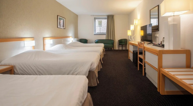 Четырёхместный номер Standard Hôtel Paradis