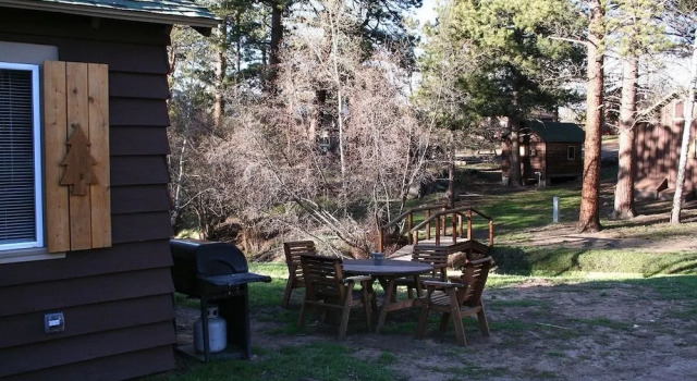 Triple R Cottages: 6 1 Bedroom Cabin