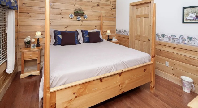 ER223 - Young's Hideaway Great Location - Close To Town! 4 Bedroom Cabin by RedAwning, Забронировать Дом для отпуска Пиджен-Фордж Great Smoky Mountains National Park, рядом с Wear Farm City Park