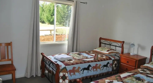 Коттедж High Country Trail Rides & Farm Stay