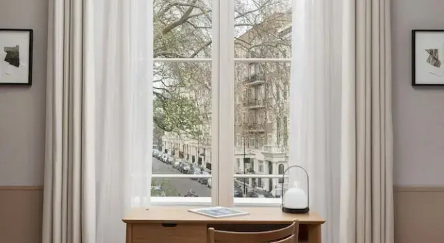 Двухместный Queen’s Suite Inhabit Queens Gardens, a Member of Design Hotels