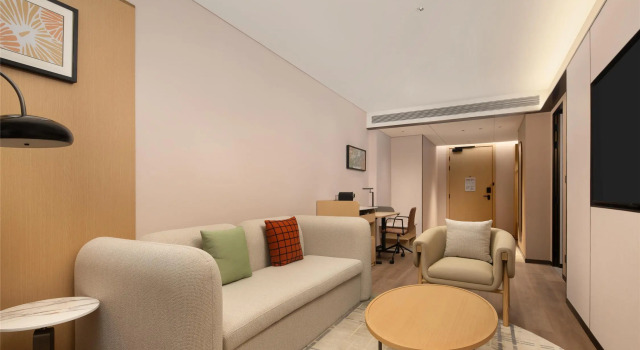 Люкс Hilton Garden Inn Shenzhen Pingshan Chaoshang Plaza