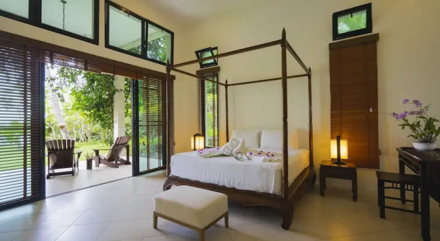 Вилла с 6 комнатами Luxury Beach Front Noble House Villa