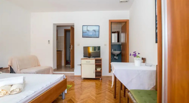 Студия Apartments Antonija