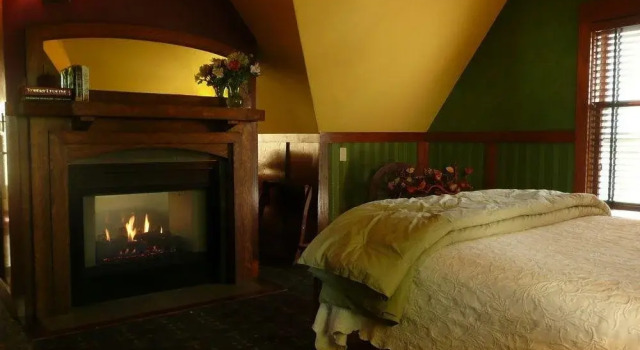 The Black Walnut Guest House, Забронировать Гостевой дом Отели Стерджен-Бей с парковкой, рядом с Исторический музей округа Дор, Парковка