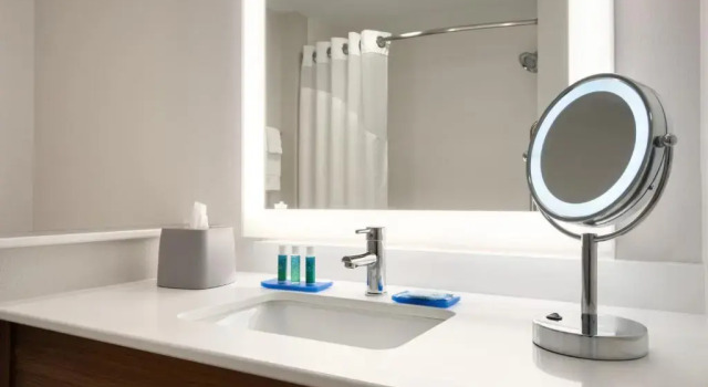Четырёхместный номер Standard Holiday Inn Express & Suites - West Des Moines - Jordan Creek by IHG