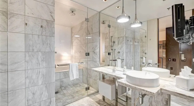 Stunning Strip-view Studio w/ Balcony Access 35308, Buchen Sie Ferienwohnung Apartments in Paradise., Ferienwohnung