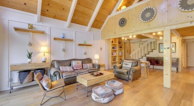 2 Mi to Skylandia Beach: Tahoe City Home w/ Deck, Забронировать Дом для отпуска Тахо-Сити Норт-Лейк-Тахо
