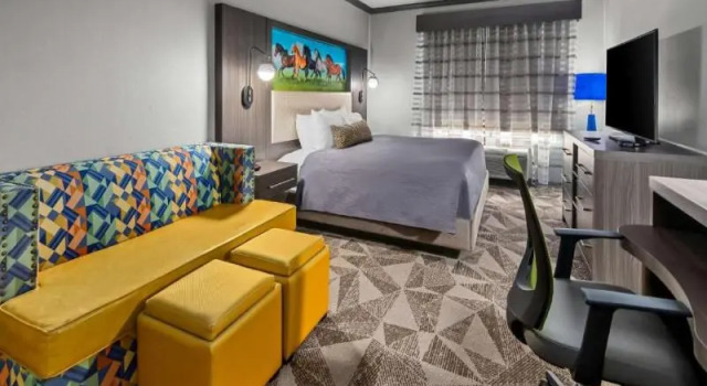 Люкс Big Country Hotel & Suites, SureStay Collection by BW