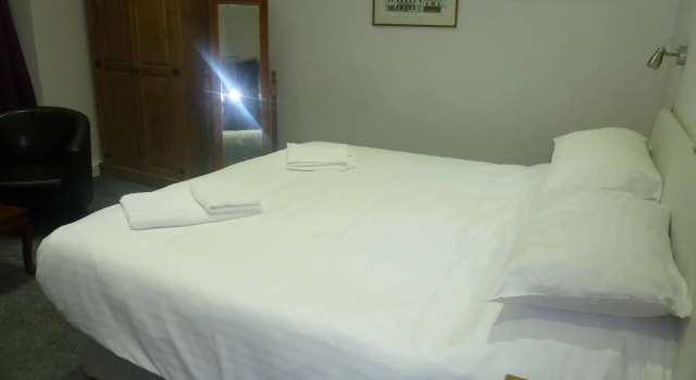 The Coach and Horses Inn, Book Hotel Beaminster 