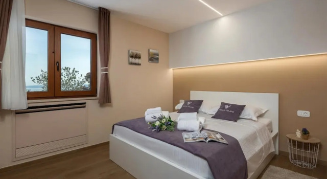 Villa Vilani Spa & Pool - Happy Rentals, Забронировать Курортный отель Отели Приморско-Горанской жупания с парковкой, Парковка